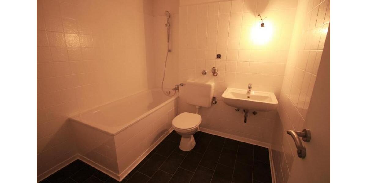 * LEBHAFTES Haus - schön renovierte 1 ZW * Aufstocker willkommen * für 1 PERSON * BEZTENBERG * 1 zimmer