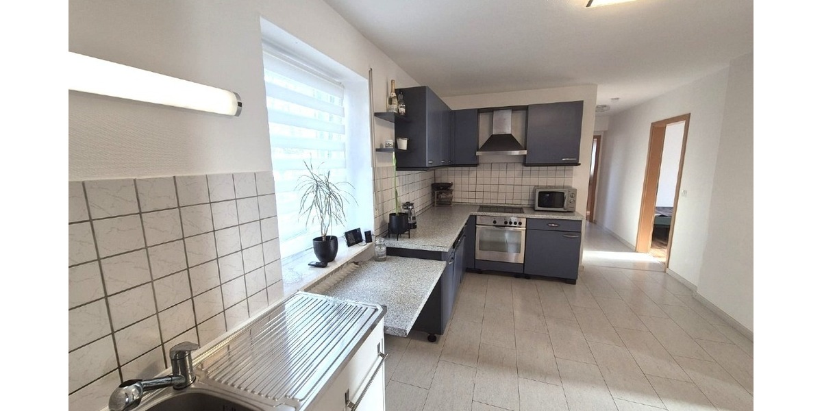 Großzügiges Wohnen für zwei Generationen: Poolbereich mit Poolbar & barrierefreiem EG - Zweifamilienhaus Katzweiler | Angebot:24408767