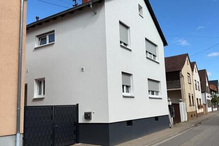 Saniertes freist. EFH bis 4 Schlafz.170qm Wfl+Baupl. extra Zugang 6 zimmer