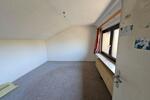 ObjNr:19684 - Freistehendes Einfamilienhaus mit Vor- und Rückgarten sowie Garage und Stellplatz 4 zimmer