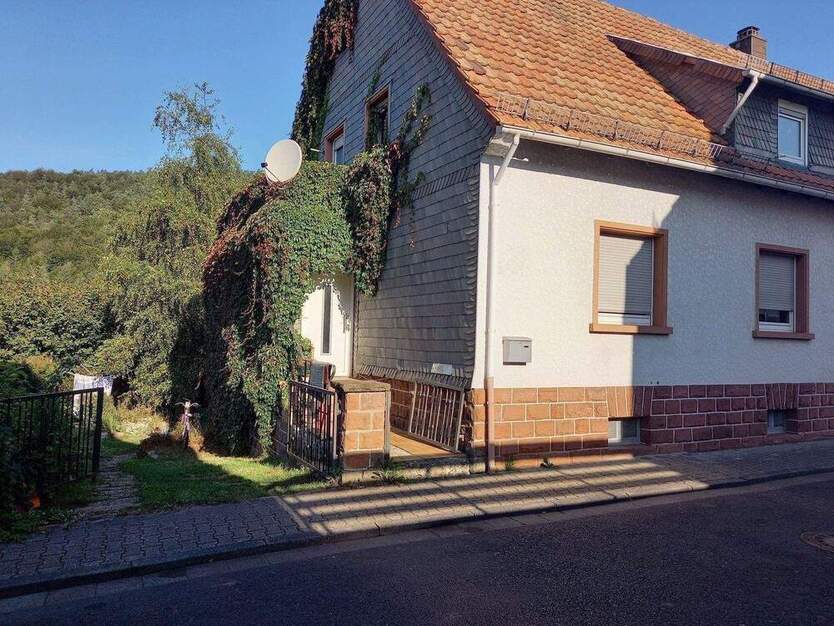 Parken Sie doch Ihr Geld! | Doppelhaushälfte auf großem Grundstück