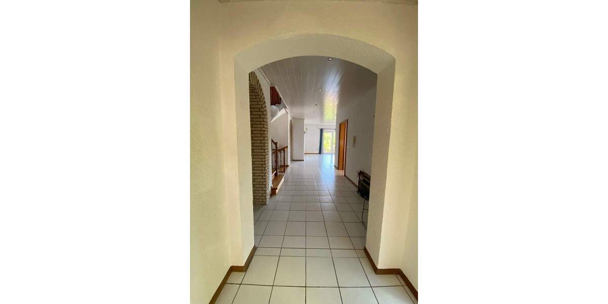 Bungalow Wallhalben - 7 Zimmer, 260 m&sup2;, 1.900&euro; | Angebot:26190672