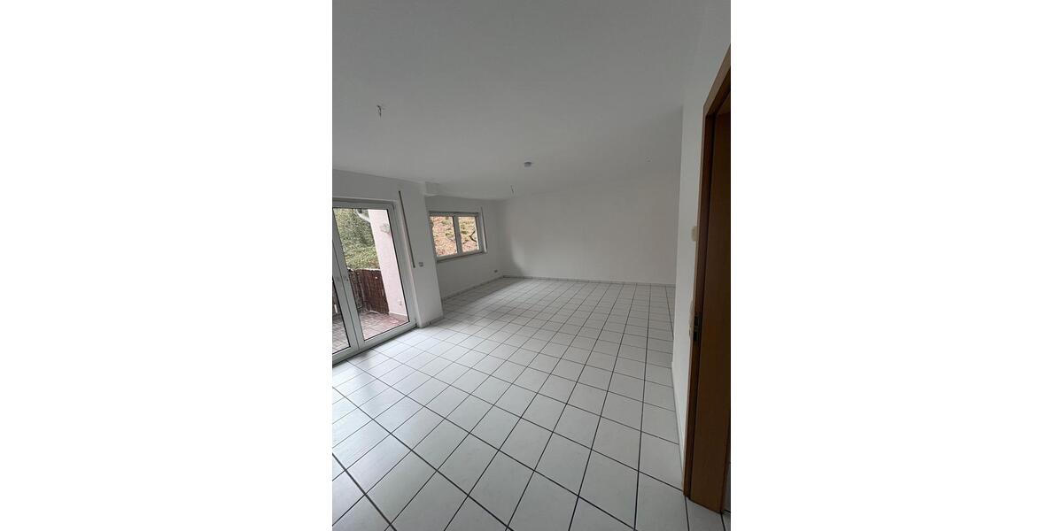 Terrassenwohnung Kaiserslautern Betzenberg - 4 Zimmer, 155 m&sup2;, 1.400&euro; | Angebot:25895057