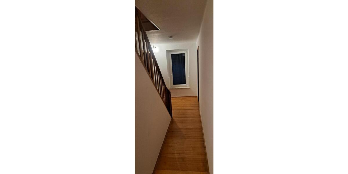 Etagenwohnung Hermersberg - 6 Zimmer, 146 m&sup2;, 800&euro; | Angebot:25333631