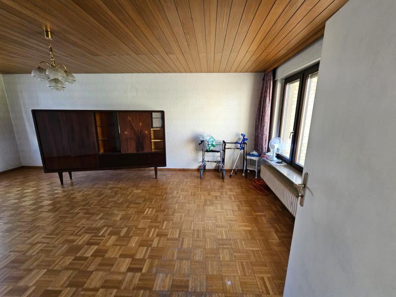 ObjNr:19684 - Freistehendes Einfamilienhaus mit Vor- und Rückgarten sowie Garage und Stellplatz 4 zimmer