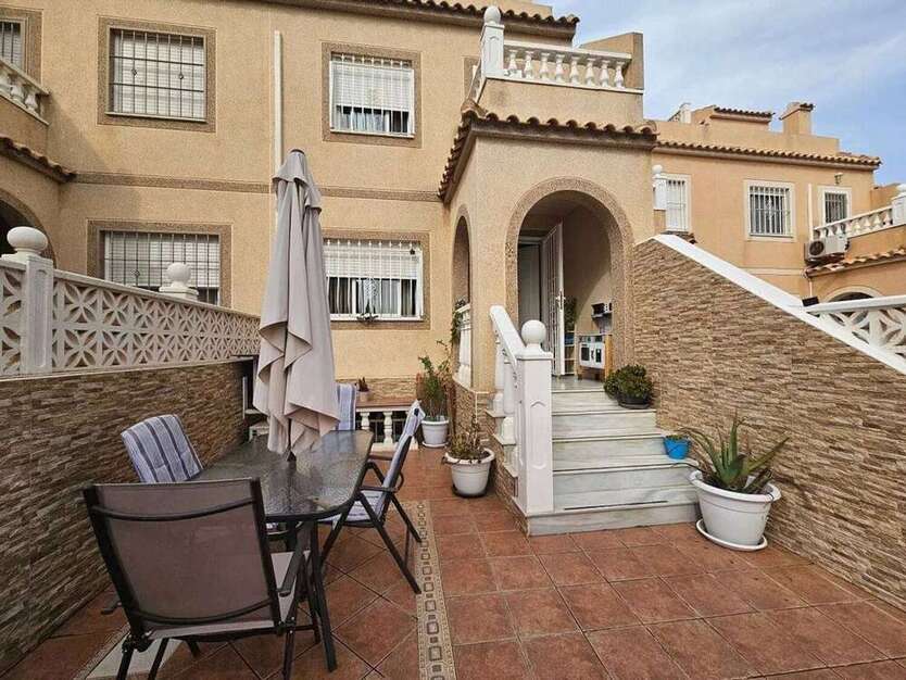 Haus zum Kaufen in Santa Pola 205.000 € 147 m²