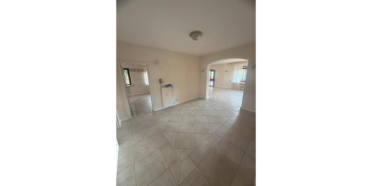 Etagenwohnung Kaiserslautern Engelshof - 4 Zimmer, 177 m&sup2;, 1.100&euro; | Angebot:25948178