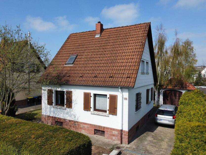 Einfamilienhaus mit Potential auf schönem Erbpachtgrundstück mit Kaufoption!