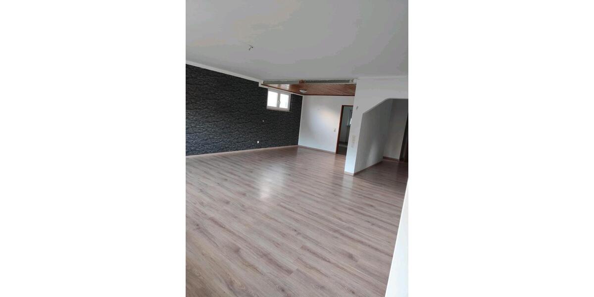 Etagenwohnung Hinterweidenthal - 1 Zimmer, 120 m&sup2;, 1.100&euro; | Angebot:27597087