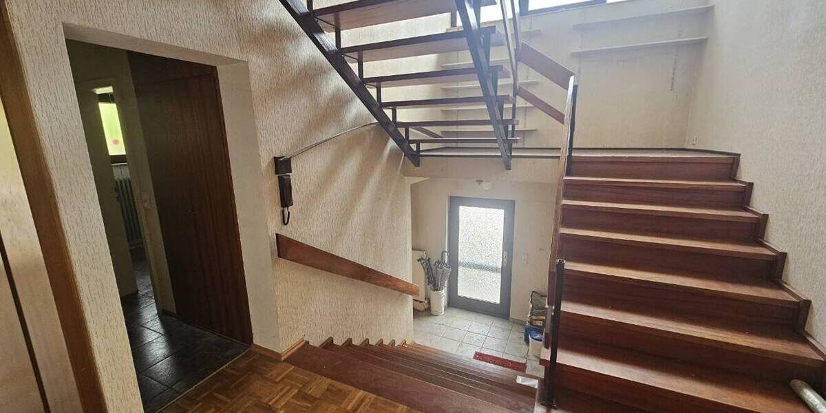 Mehrfamilienhaus, Wohnhaus Kaiserslautern Innenstadt - 5 Zimmer, 210 m&sup2;, 243.000&euro; | Angebot:26161159