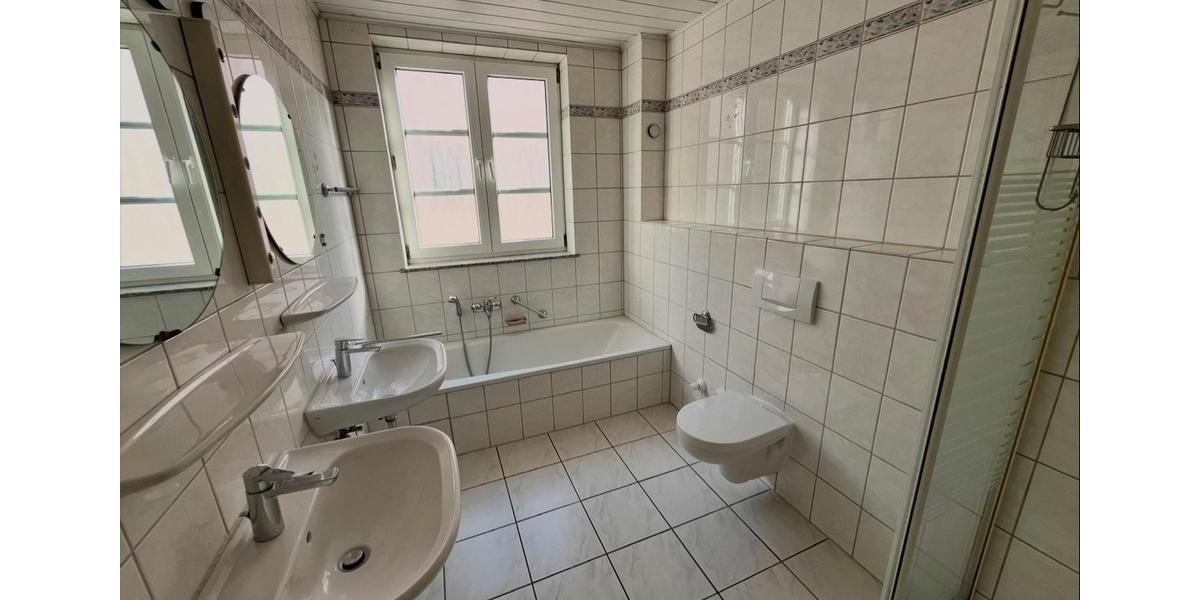Erdgeschoßwohnung Ramstein-Miesenbach Miesenbach - 4 Zimmer, 114 m&sup2;, 1.200&euro; | Angebot:26675623