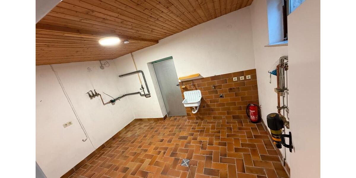 Einfamilienhaus Kusel - 10 Zimmer, 182 m&sup2;, 310.000&euro; | Angebot:26183932