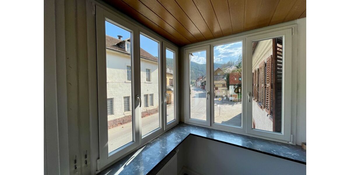 Provisionsfrei* Wunderschöne, komplett renovierte 140qm Altbauwohnung nahe Neustadt mit Garten - 5- Frankeneck | Angebot:25908495