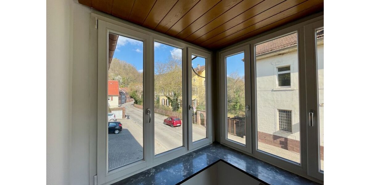 Provisionsfrei* Wunderschöne, komplett renovierte 140qm Altbauwohnung nahe Neustadt mit Garten - 5- Frankeneck | Angebot:25908495