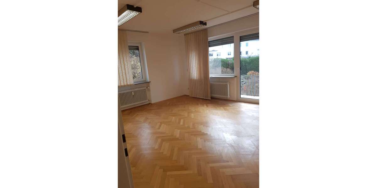 Etagenwohnung Kaiserslautern Bahnheim - 4 Zimmer, 103 m&sup2;, 1.100&euro; | Angebot:24069858
