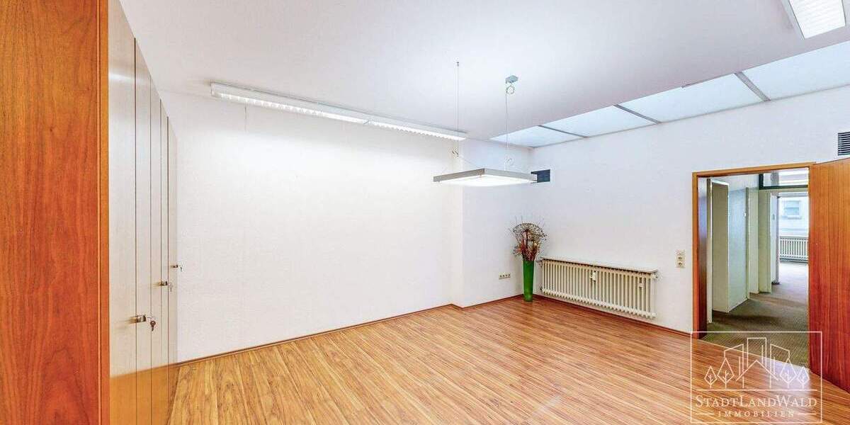 Gewerbeobjekt Pirmasens Innenstadt - 6 Zimmer, 275 m&sup2;, 2.500&euro; | Angebot:23733652