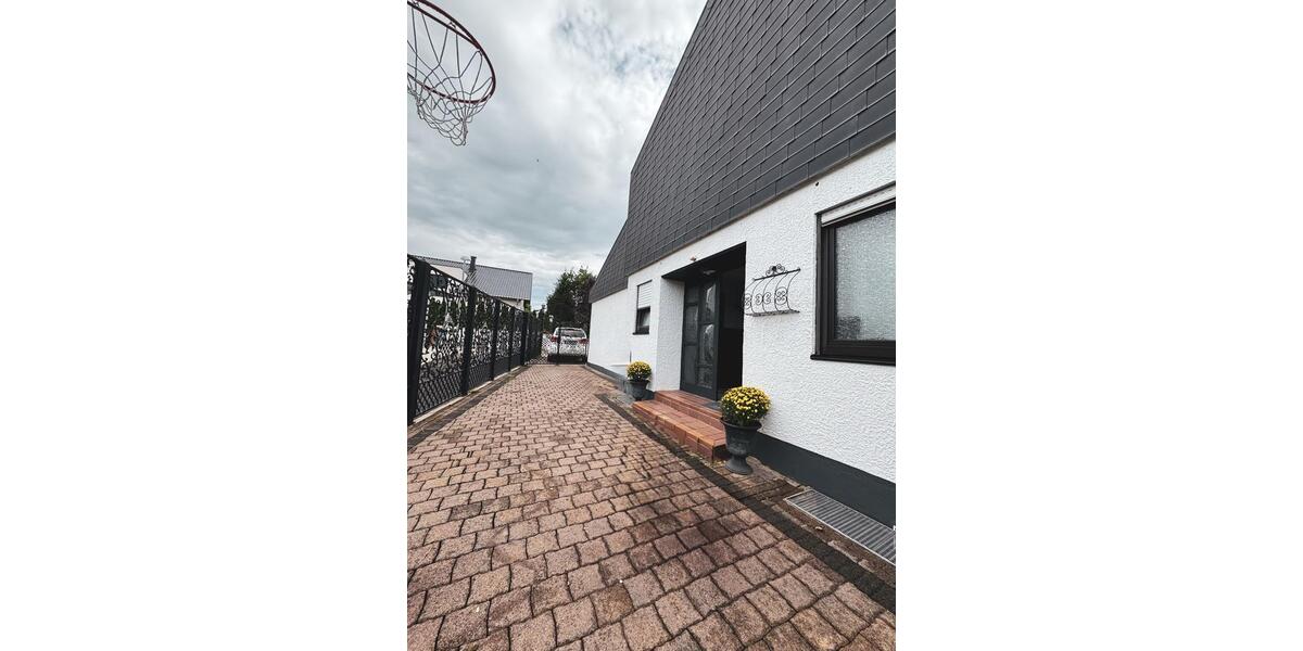 Großzügiges Einfamilienhaus nahe Ramstein – 297 m², gepflegt! 6 zimmer