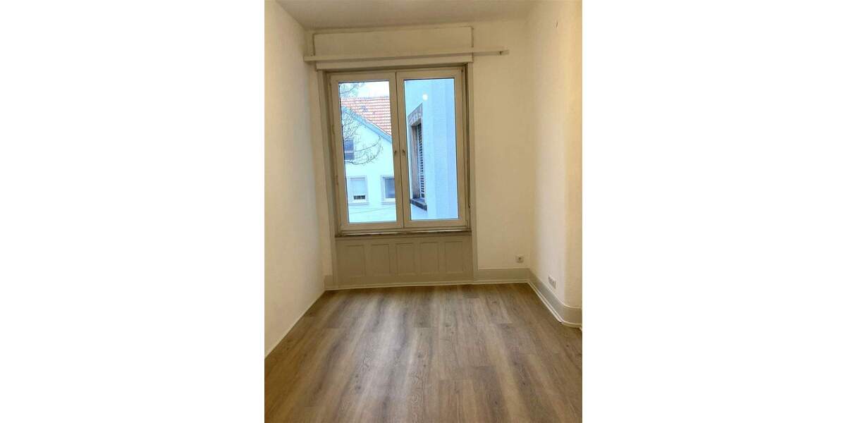 Stilvolle 4-Zimmer-Altbauwohnung mit Balkon in zentraler Stadtlage von Neustadt 4 zimmer