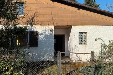 Sanierungsbedürftiges Einfamilienhaus mit großem Grundstück 4 zimmer