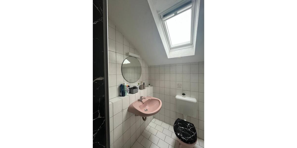 Dachgeschoßwohnung Kaiserslautern Einsiedlerhof - 1 Zimmer, 25 m&sup2;, 600&euro; | Angebot:26640857