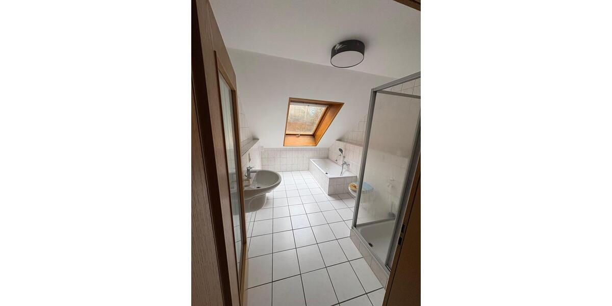 Terrassenwohnung Kaiserslautern Betzenberg - 4 Zimmer, 155 m&sup2;, 1.400&euro; | Angebot:25895057