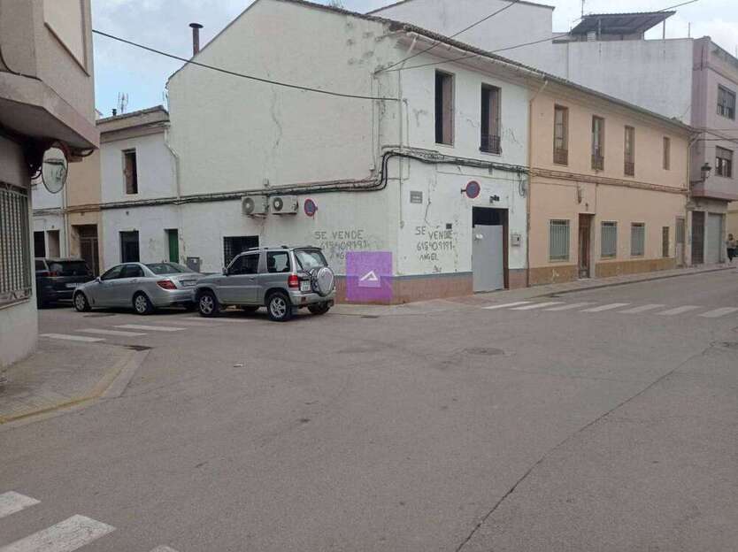 Haus zum Kaufen in Benifaió 160.000 € 240 m²