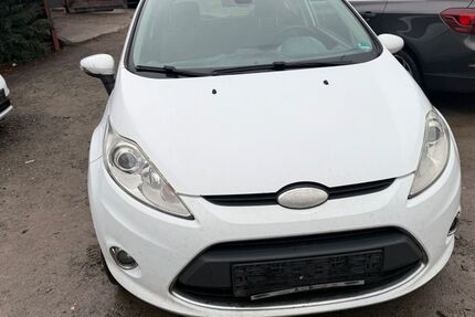 Ford Fiesta 332.122 km 1.990 &euro; Kaiserslautern 67663