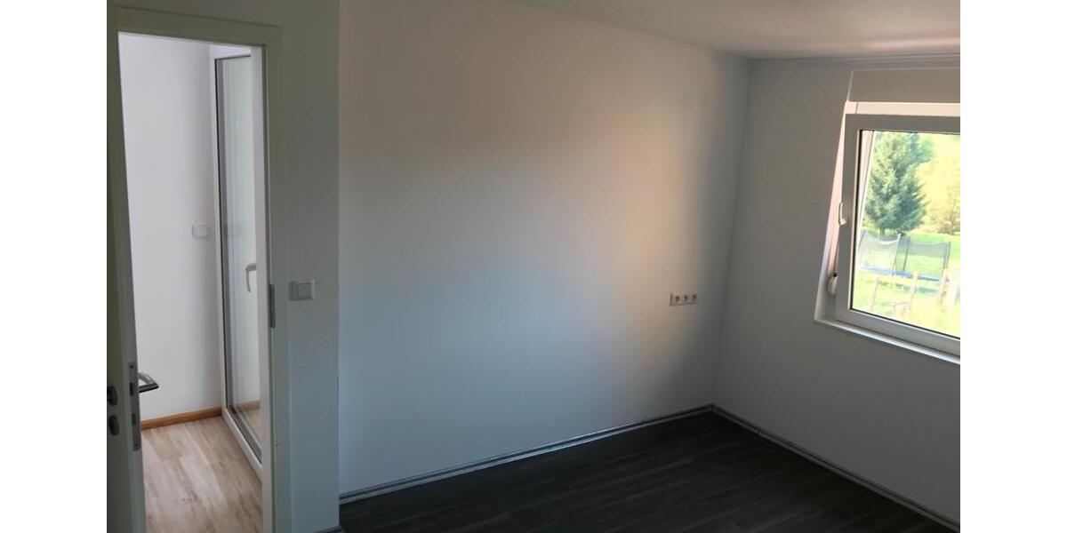Erdgeschoßwohnung Steinwenden - 5 Zimmer, 128 m&sup2;, 1.250&euro; | Angebot:26356347