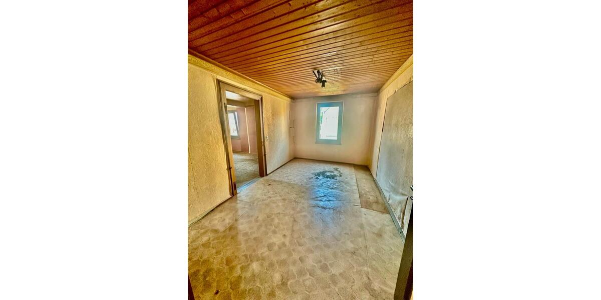 Einfamilienhaus Hauenstein - 7 Zimmer, 193 m&sup2;, 149.000&euro; | Angebot:25362902