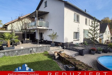 Großzügiges Wohnen für zwei Generationen: Poolbereich mit Poolbar & barrierefreiem EG - Haus Katzweiler | Angebot:24408767