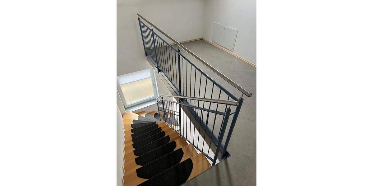 Einfamilienhaus Kaiserslautern Hohenecken - 7 Zimmer, 215 m&sup2;, 2.500&euro; | Angebot:25760514