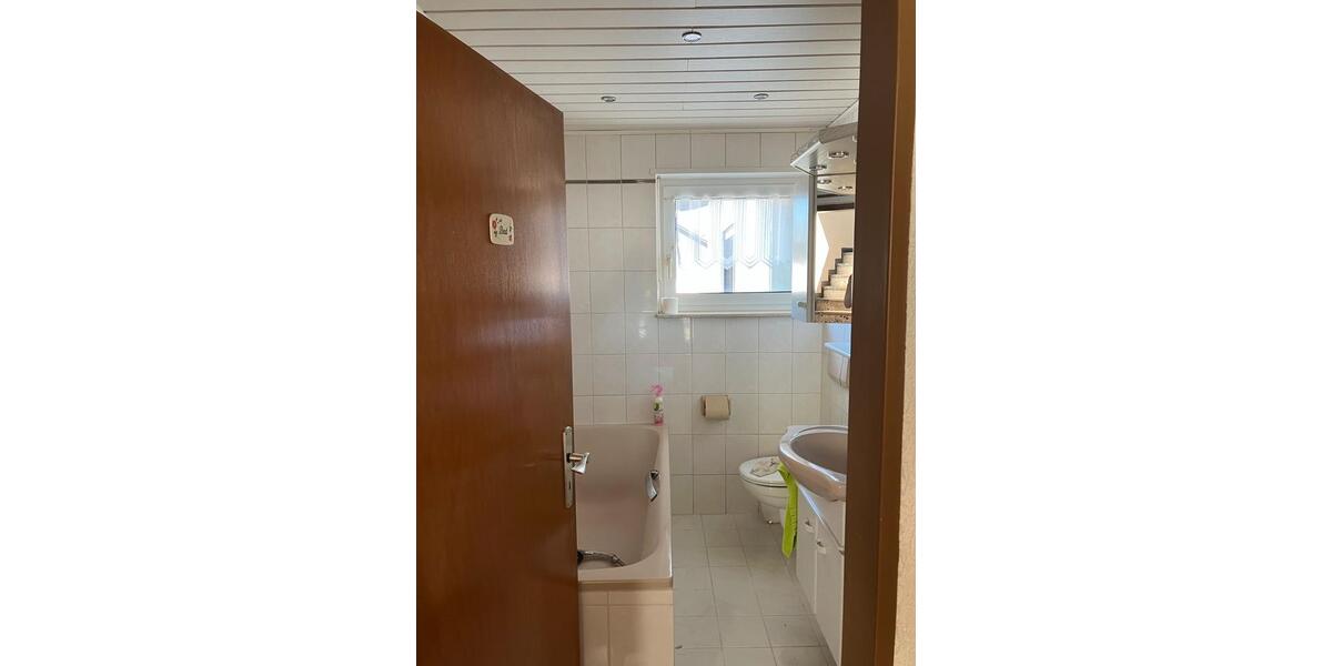Einfamilienhaus Queidersbach - 7 Zimmer, 150 m&sup2;, 1.500&euro; | Angebot:27619847