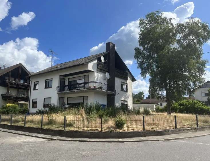 Einfamilienhaus Trippstadt - 12 Zimmer, 275 m&sup2;, 419.000&euro; | Angebot:26147411