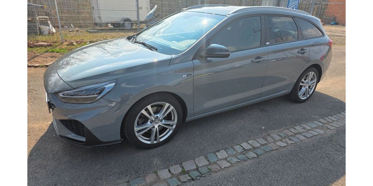 Hyundai i30 98.000 km 17.200 &euro; Linden 66851