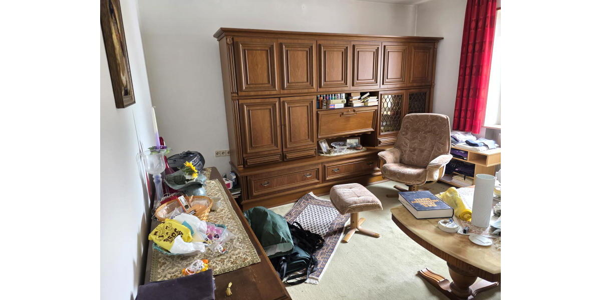 ObjNr:19753 - Liebenswürdige Doppelhaushälfte mit Garten im Dornröschenschlaf 5 zimmer