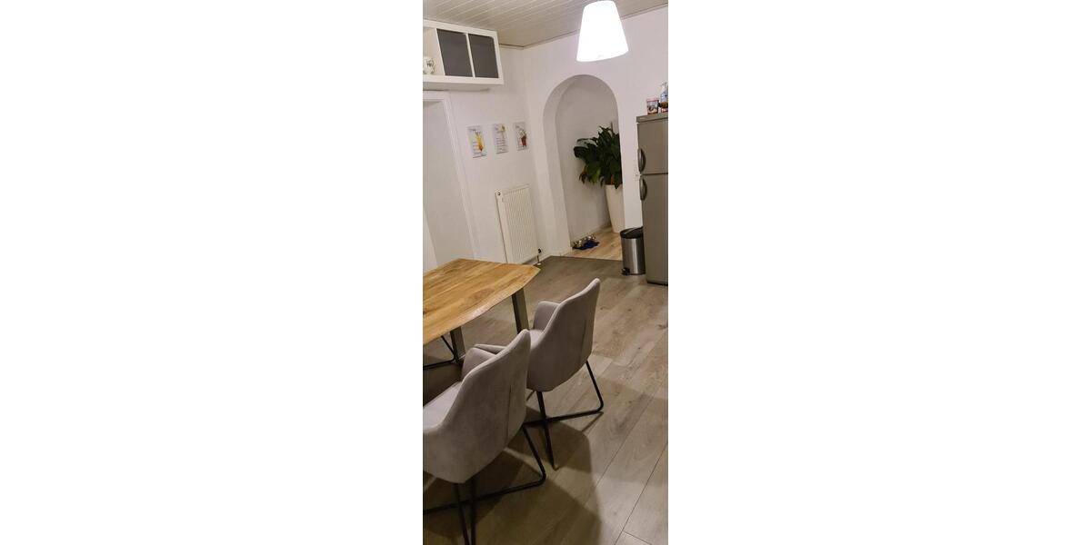 Erdgeschoßwohnung Steinwenden - 5 Zimmer, 128 m&sup2;, 1.250&euro; | Angebot:26356347