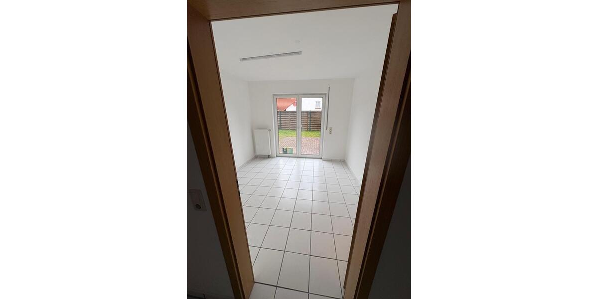 Terrassenwohnung Kaiserslautern Betzenberg - 4 Zimmer, 155 m&sup2;, 1.400&euro; | Angebot:25895057