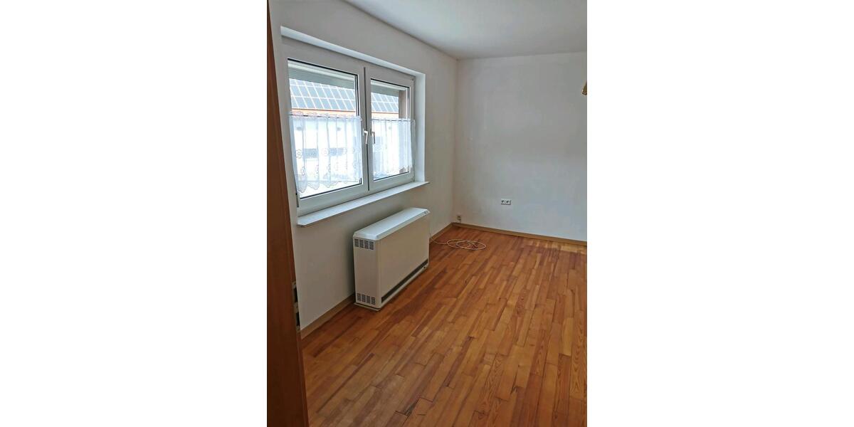 Doppelhaushälfte Wolfstein - 5 Zimmer, 130 m&sup2;, 122.000&euro; | Angebot:23130635