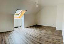 Frisch renovierte Dachgeschoßwohnung in Saarbrücken St. Arnual