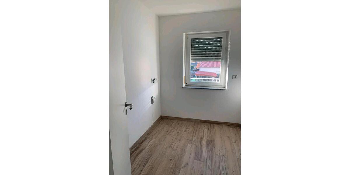 Etagenwohnung Ramstein-Miesenbach Hütschenhausen - 4 Zimmer, 145 m&sup2;, 1.480&euro; | Angebot:24717538