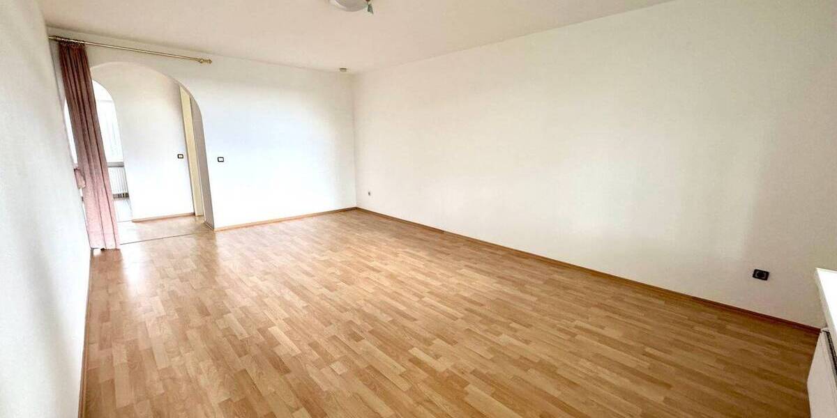 Etagenwohnung Kaiserslautern Innenstadt - 3 Zimmer, 75 m&sup2;, 690&euro; | Angebot:26875423