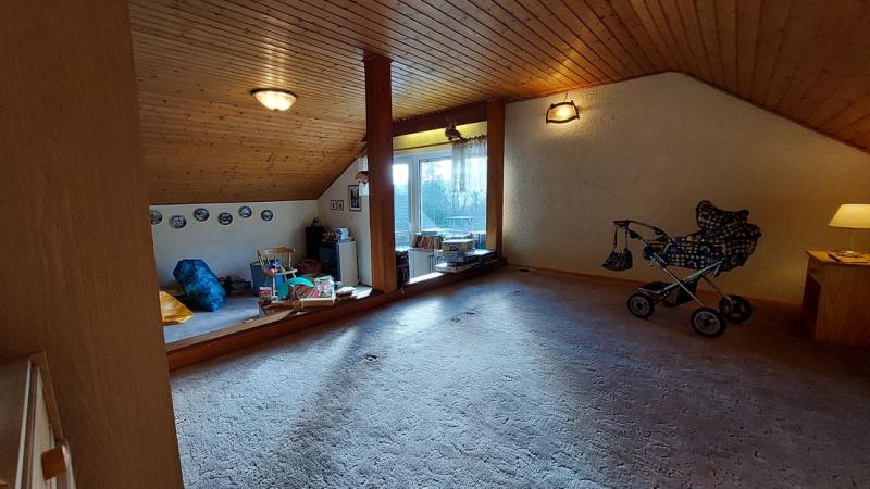 ObjNr:19642 - Großzügiges EFH sowie Mehrgenerationen mit großem Garten, sehr ruhig gelegen, in Eisenberg-STEINBORN 6 zimmer