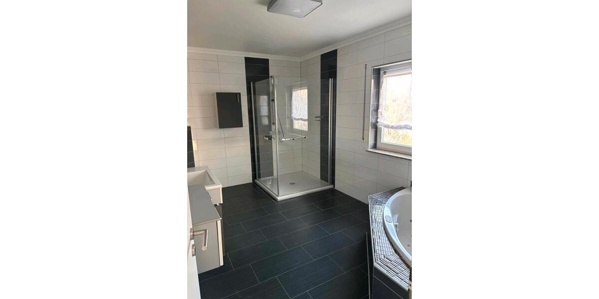 Einfamilienhaus Ramstein-Miesenbach Miesenbach - 1 Zimmer, 190 m&sup2;, 2.600&euro; | Angebot:26101571