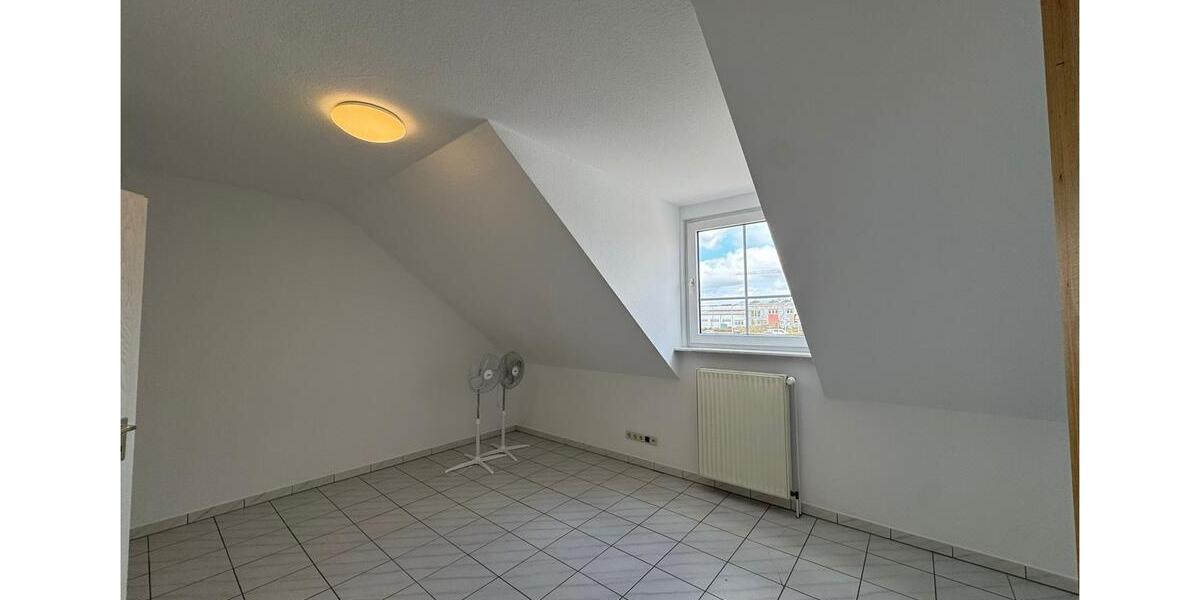 Dachgeschoßwohnung Weilerbach - 3 Zimmer, 115 m&sup2;, 1.200&euro; | Angebot:26067611