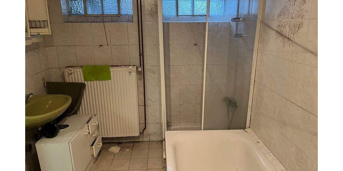 Mehrfamilienhaus, Wohnhaus Kaiserslautern Innenstadt - 5 Zimmer, 120 m&sup2;, 125.000&euro; | Angebot:25666143