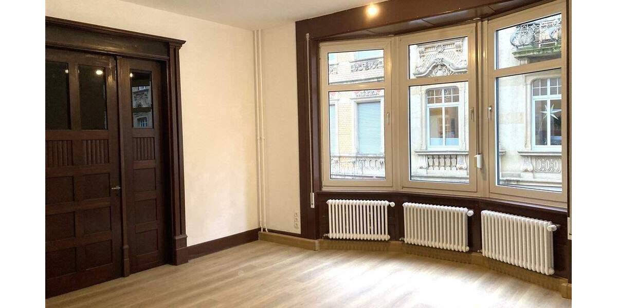 Stilvolle 4-Zimmer-Altbauwohnung mit Balkon in zentraler Stadtlage von Neustadt 4 zimmer