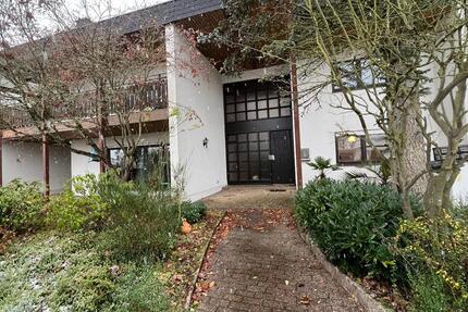 Haus Winnweiler - 7 Zimmer, 270 m&sup2;, 2.390&euro; | Angebot:23007816