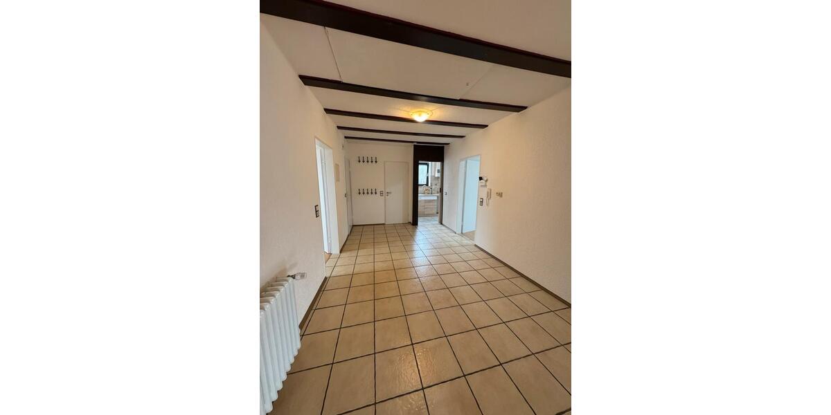 Dachgeschoßwohnung Kaiserslautern Betzenberg - 4 Zimmer, 110 m&sup2;, 950&euro; | Angebot:24841764