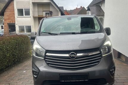 Opel Vivaro 220.000 km 13.600 &euro; Bann 66851