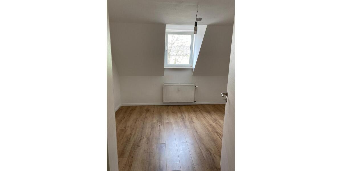 Dachgeschoßwohnung Kaiserslautern Engelshof - 4 Zimmer, 92 m&sup2;, 870&euro; | Angebot:26545233